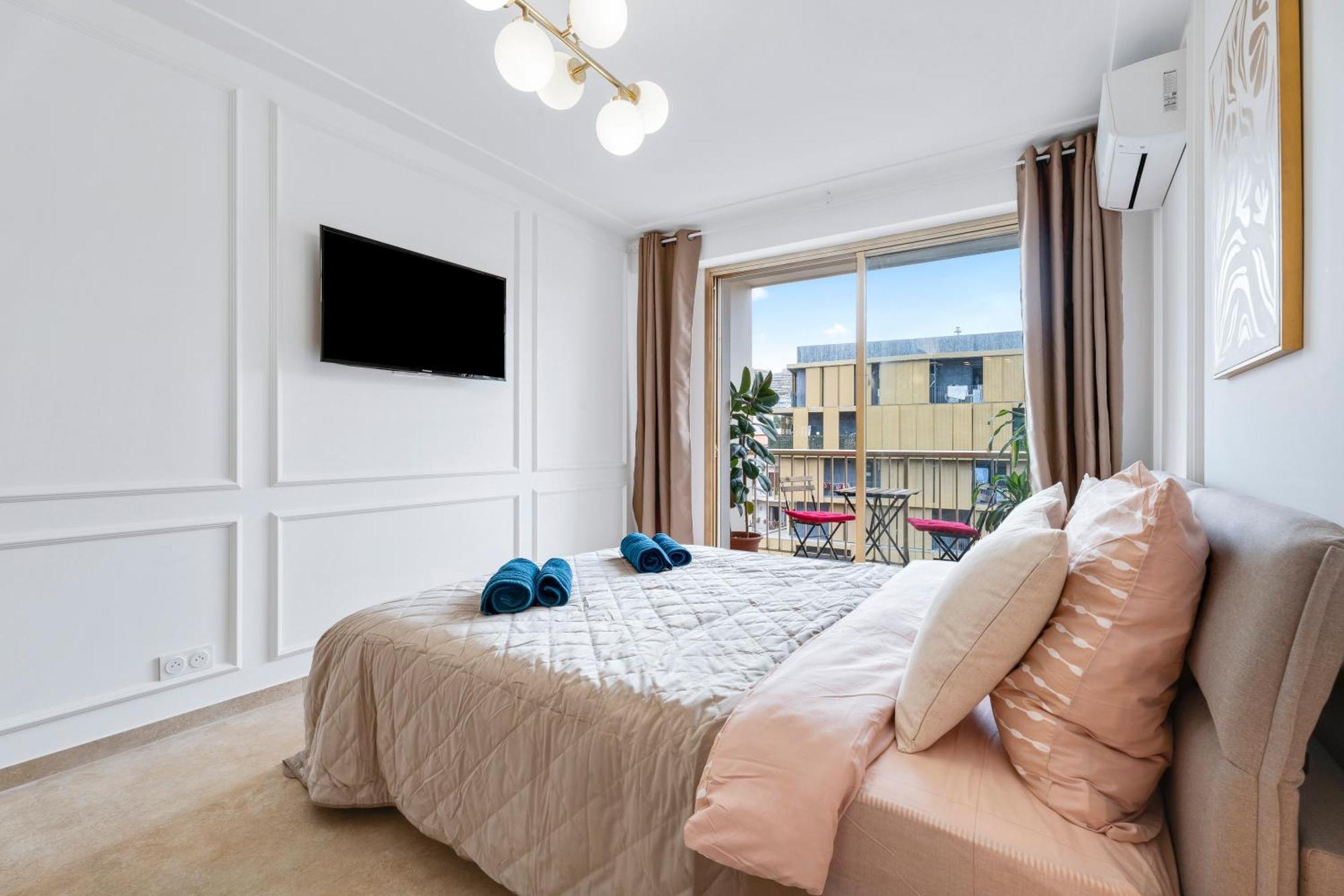 Elegant Avec Balcon Proche Et Tramway Apartment Nizza
